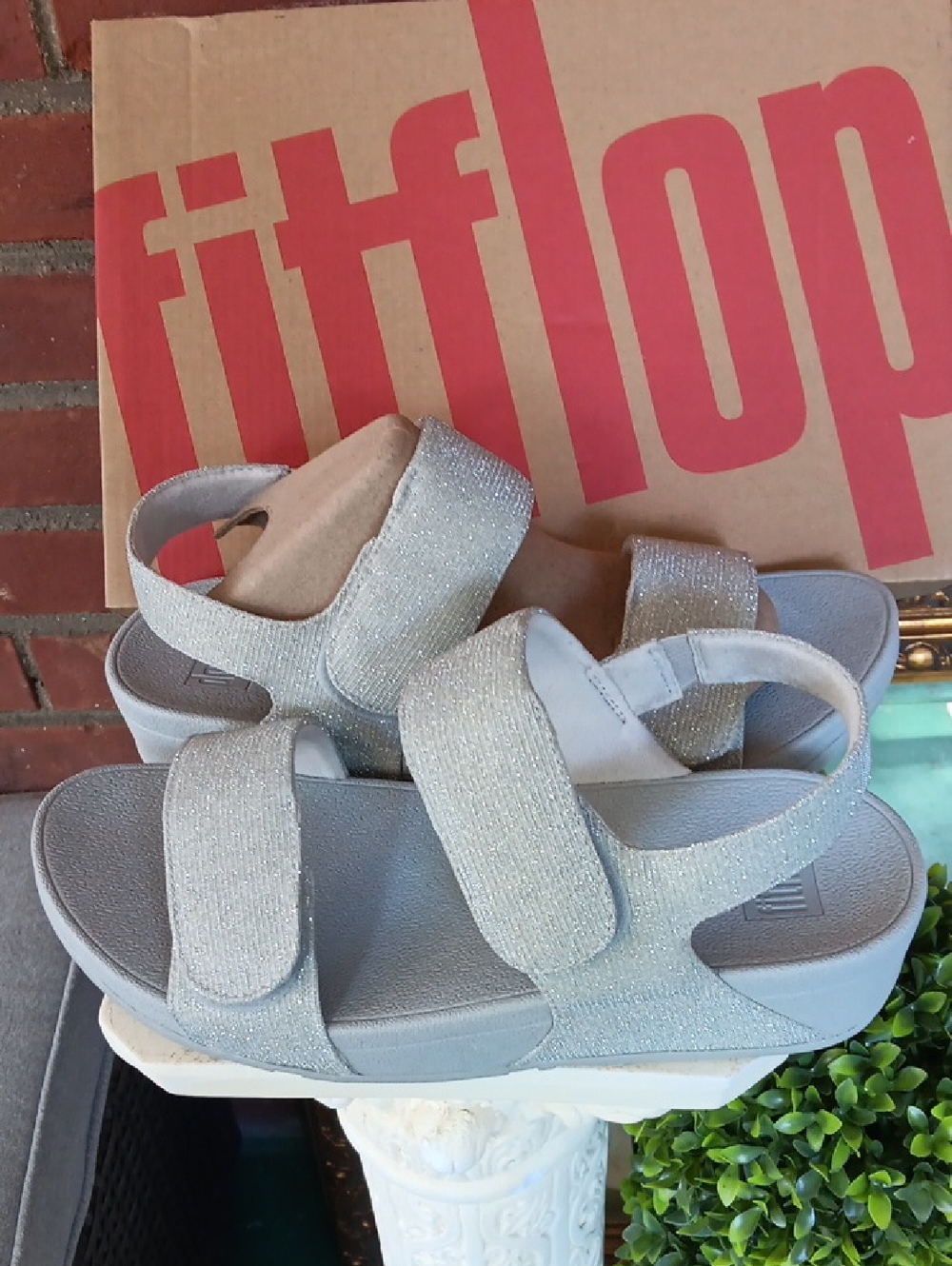 FitFlop Lulu Adjustable Shimmerlux Back-Strap Sandals Silver 9 NWOB